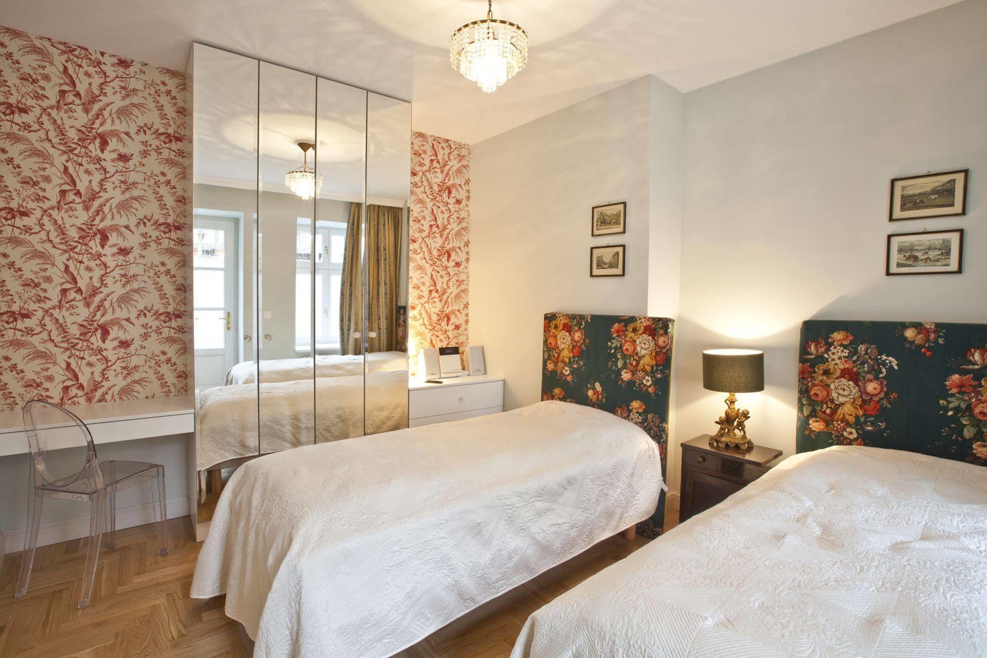 Crystal Suites Chez Helena Krakau Buitenkant foto